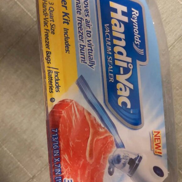 Reynolds Handi-Vac Handheld Vacuum Sealer - Picture 2 of 3